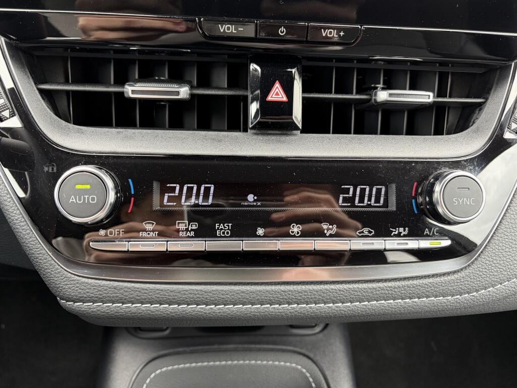 Toyota Corolla Touring Sports Hybrid 140 Bns Plus - Image 20