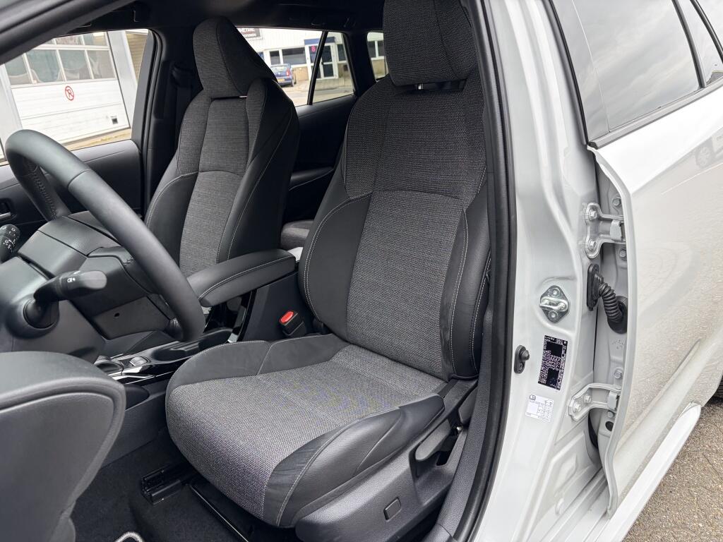 Toyota Corolla Touring Sports Hybrid 140 Bns Plus - Image 27