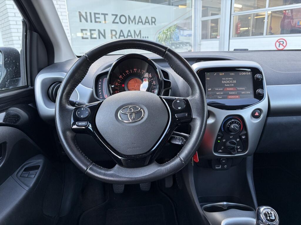 Toyota Aygo 1.0 VVT-i x-play | Airco | Apple Carplay/Android auto | Camera | - Image 8