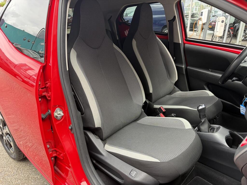 Toyota Aygo 1.0 VVT-i x-joy | Stoelverwarming | Apple Carplay/Android auto - Image 28