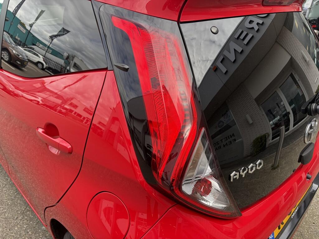 Toyota Aygo 1.0 VVT-i x-joy | Stoelverwarming | Apple Carplay/Android auto - Image 35