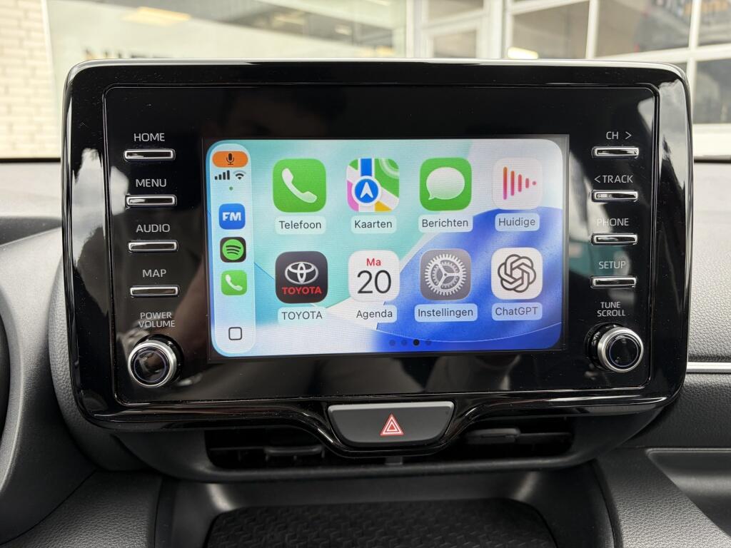 Toyota Yaris 1.5 Hybrid Dynamic | Keyless Entry & Start | All-season | Navi | - Image 19