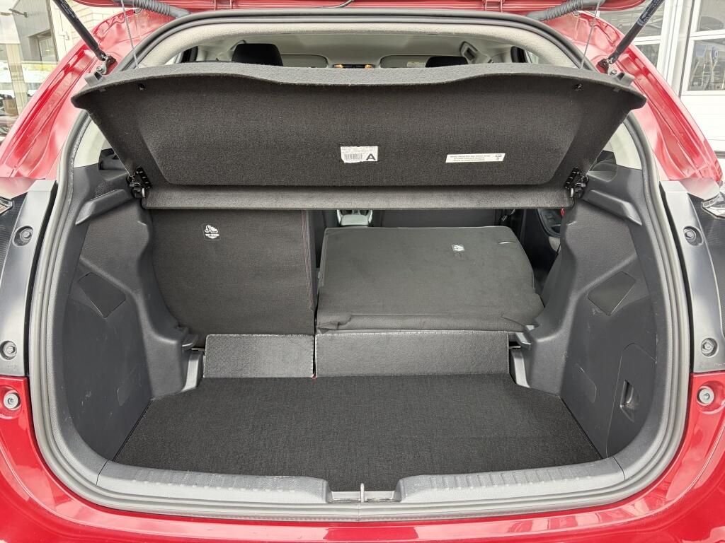 Toyota Yaris 1.5 Hybrid Dynamic | Keyless Entry & Start | All-season | Navi | - Image 33