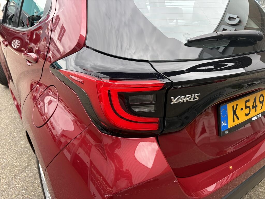 Toyota Yaris 1.5 Hybrid Dynamic | Keyless Entry & Start | All-season | Navi | - Image 37