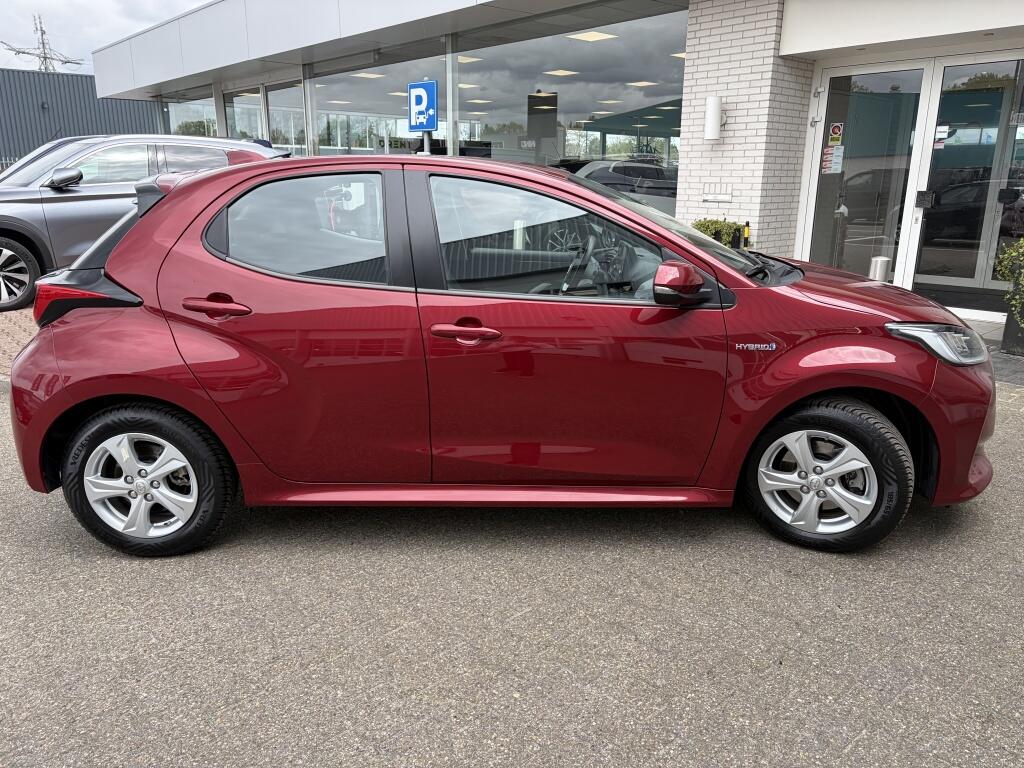 Toyota Yaris 1.5 Hybrid Dynamic | Keyless Entry & Start | All-season | Navi | - Image 5