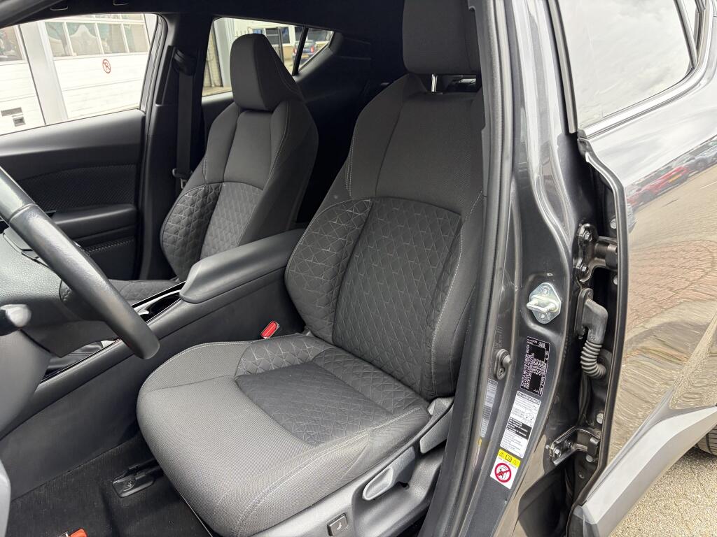 Toyota C-HR 1.8 Hybrid First Edition | JBL | Carplay + android | Blindspot | - Image 30