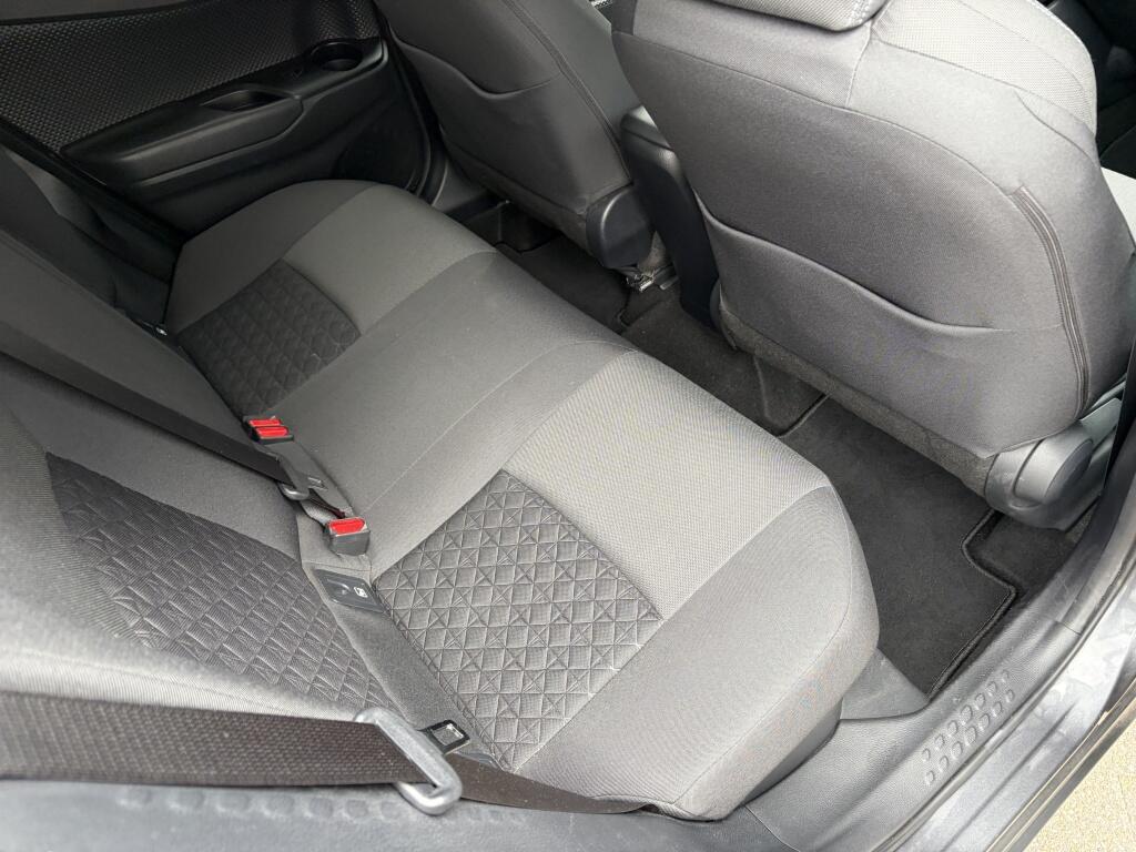 Toyota C-HR 1.8 Hybrid First Edition | JBL | Carplay + android | Blindspot | - Image 32