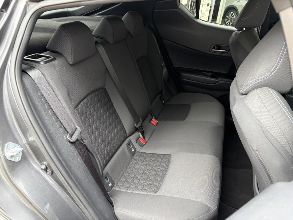 Toyota C-HR 1.8 Hybrid First Edition | JBL | Carplay + android | Blindspot | - Image 33