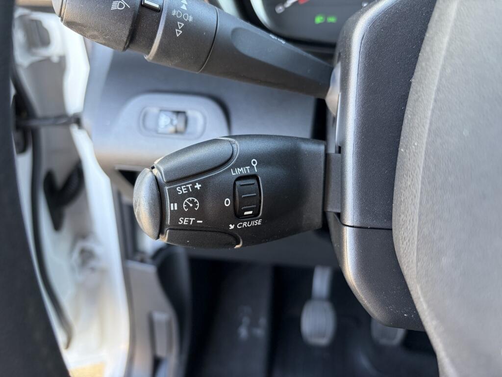 Toyota PROACE CITY 1.5 D-4D Live | Parkeersensoren v/a | Apple Carplay/Android auto - Image 15