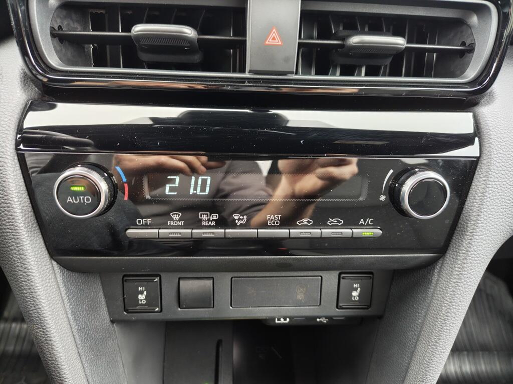 Toyota Yaris Cross 1.5 Hybrid 115 Dynamic | Stoel/Stuurverwarming | Android Auto - Image 17