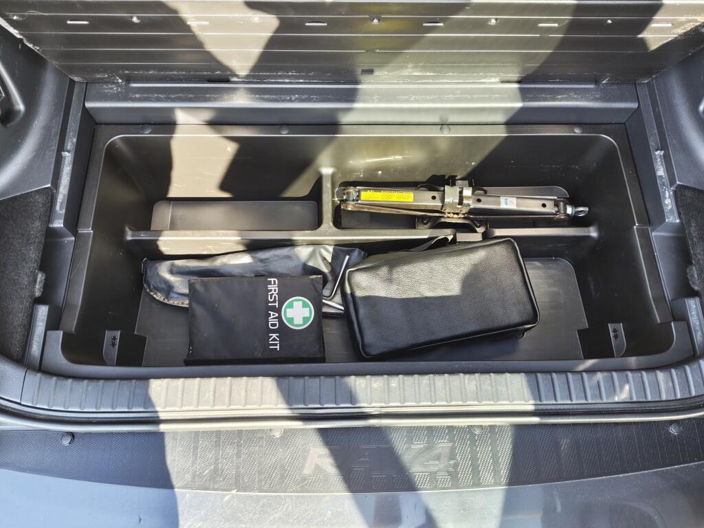 Toyota RAV4 2.0 VVTi X-Style Navigator | Trekhaak | Navi | Sensoren - Image 31