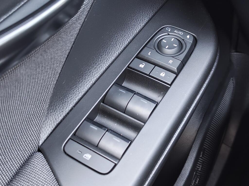 Toyota C-HR 2.0 PHEV 220 First Edition | Navi | Sensoren v/a | Dodehoek | - Image 23