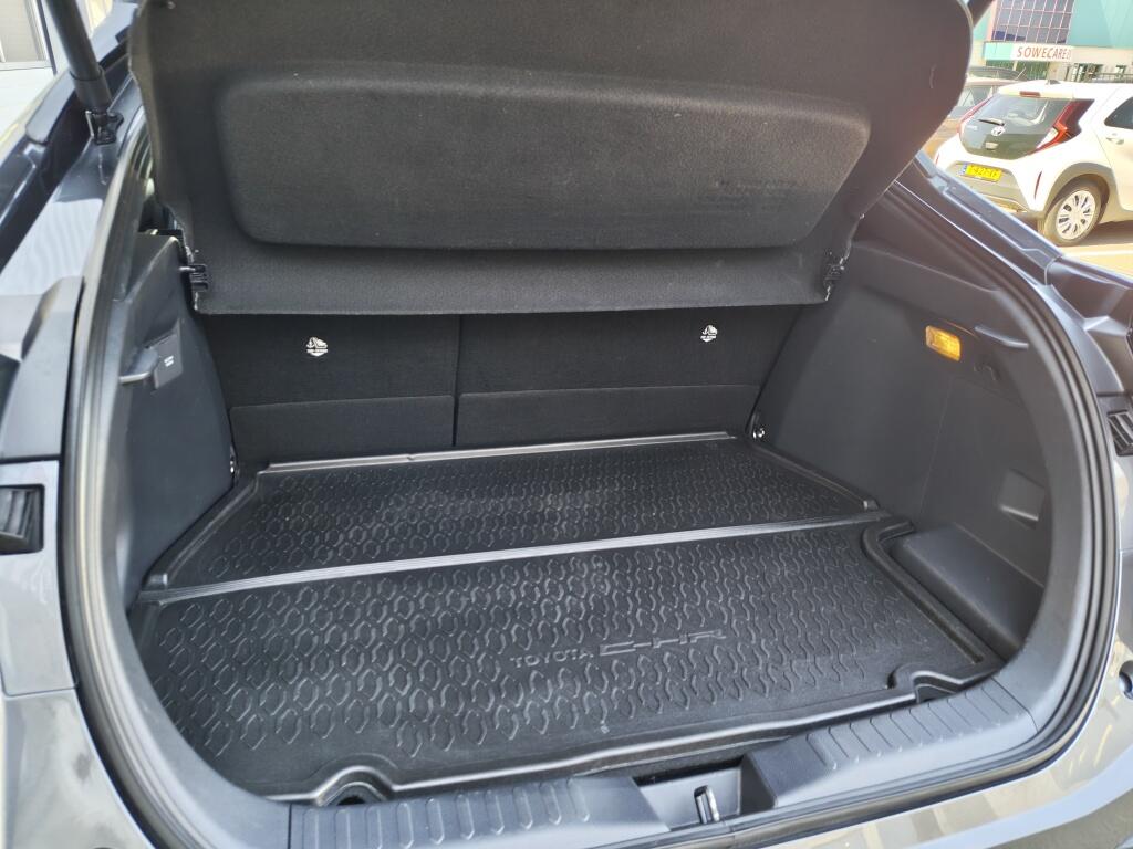 Toyota C-HR 2.0 PHEV 220 First Edition | Navi | Sensoren v/a | Dodehoek | - Image 31