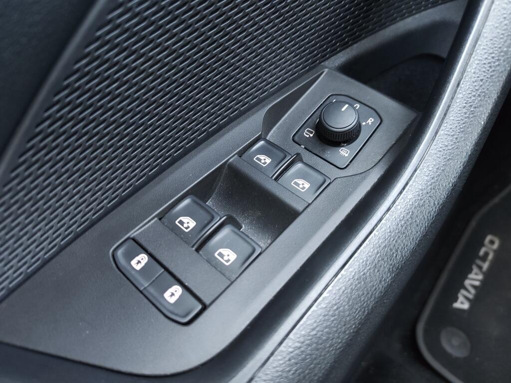 Skoda Octavia Combi 1.0 TSI Business Edition | Navi | Sensoren v/a | El. Achterklep - Image 28