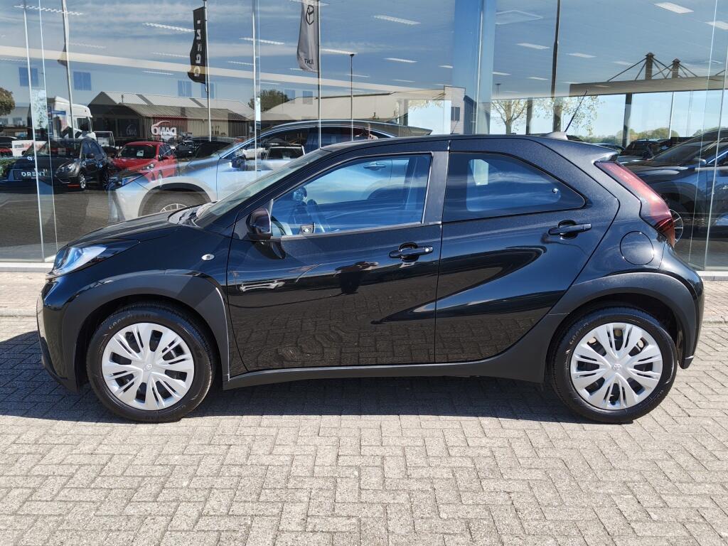 Toyota Aygo X 1.0 VVT-i MT play | Android Auto Apple Carplay | Adaptive Cruise - Image 3