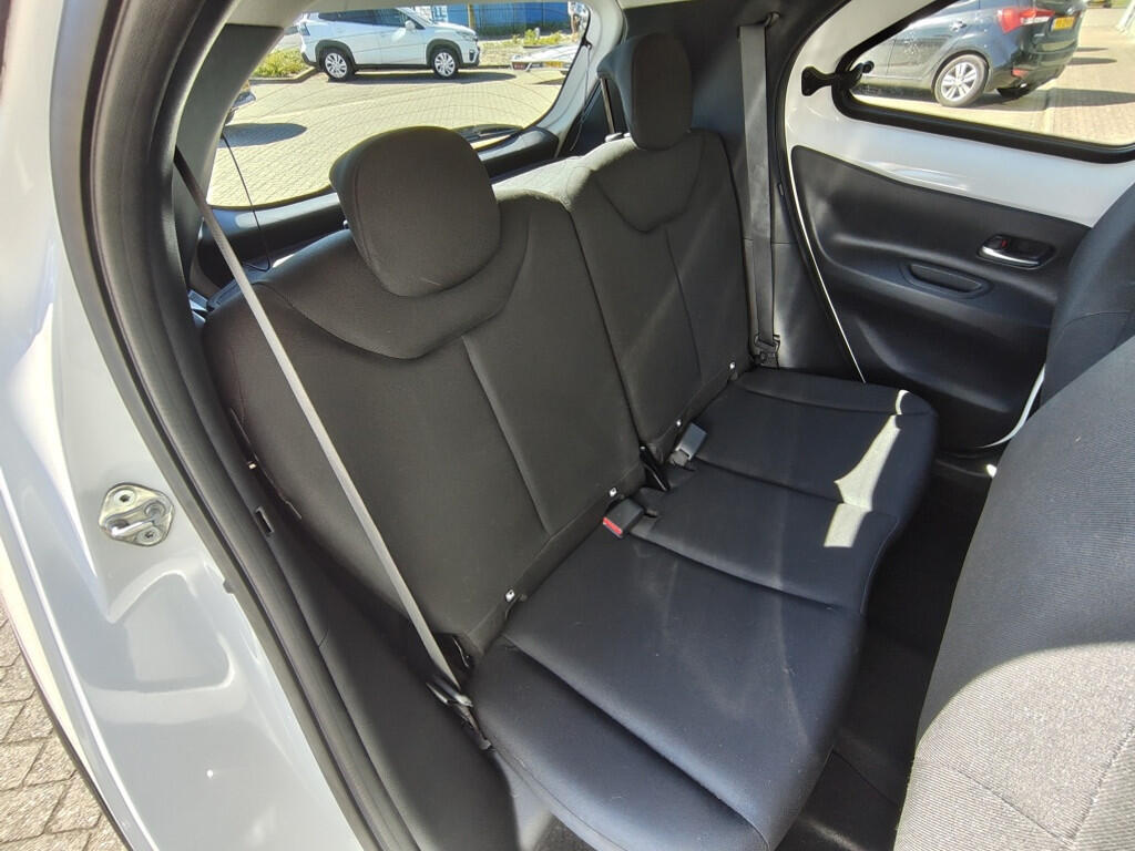 Toyota Aygo X 1.0 VVT-i S-CVT Play | Automaat | Lm Velgen | StoelverwarmingAnd - Image 27