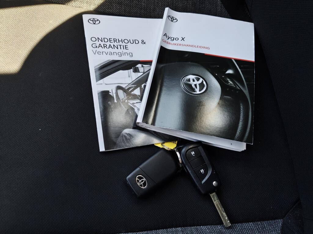 Toyota Aygo X 1.0 VVT-i S-CVT Play | Automaat | Lm Velgen | StoelverwarmingAnd - Image 35
