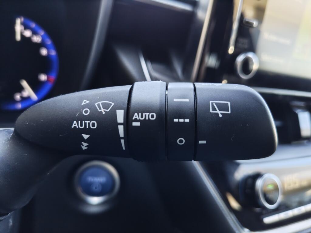 Toyota Corolla Touring Sports 2.0 Hybrid Business Intro | Navi | Head Up Display | Sensoren v/ - Image 13
