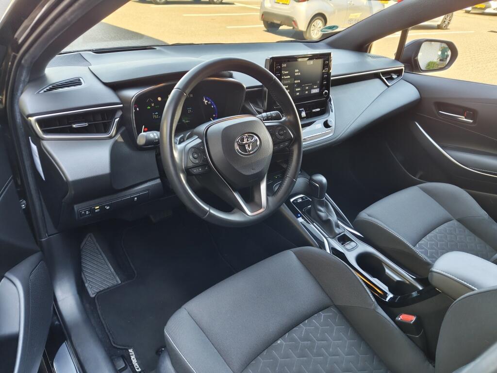 Toyota Corolla Touring Sports 2.0 Hybrid Business Intro | Navi | Head Up Display | Sensoren v/ - Image 28