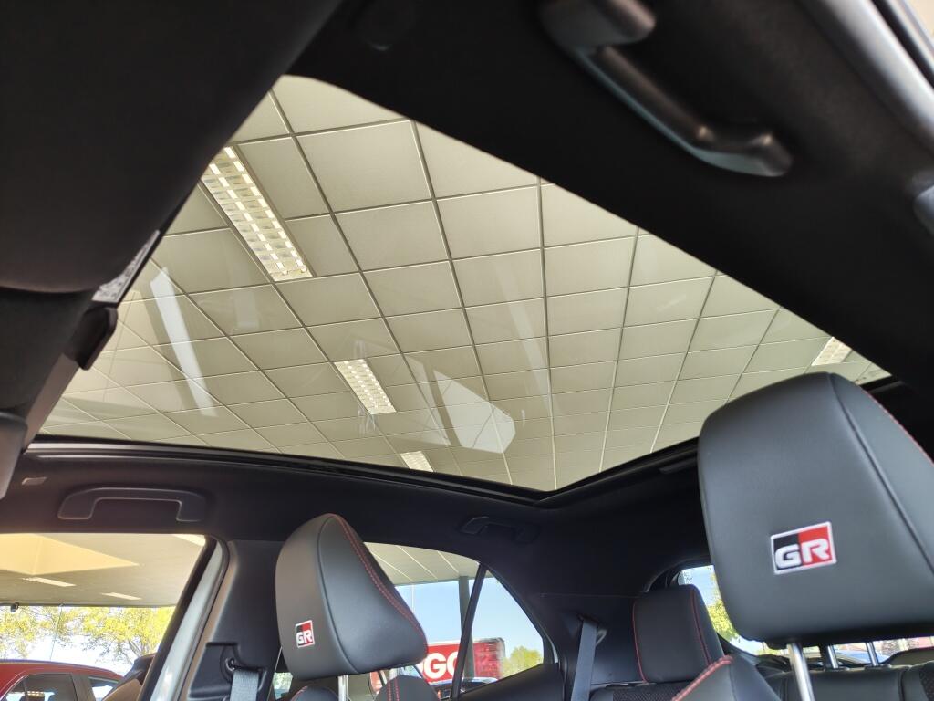 Toyota Yaris Cross 1.5 Hybrid 130 GR SPORT | Trekhaak | Pano | HUD | JBL | Navi - Image 9