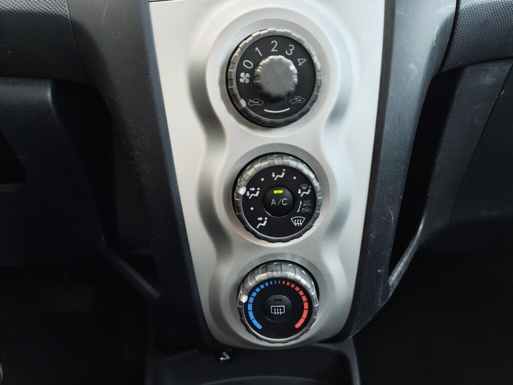 Toyota Yaris 1.3 VVTi Sol MMT | Automaat | Trekhaak | Sensoren | Cruis Contro - Image 16