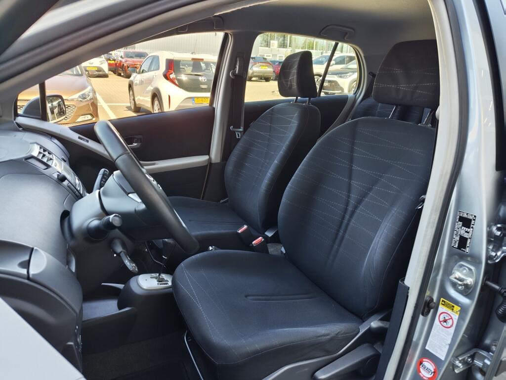 Toyota Yaris 1.3 VVTi Sol MMT | Automaat | Trekhaak | Sensoren | Cruis Contro - Image 21