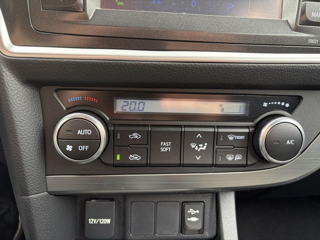 Toyota Auris 1.6 Aspiration | Dealer onderhouden | Cruise control | Camera | - Image 21