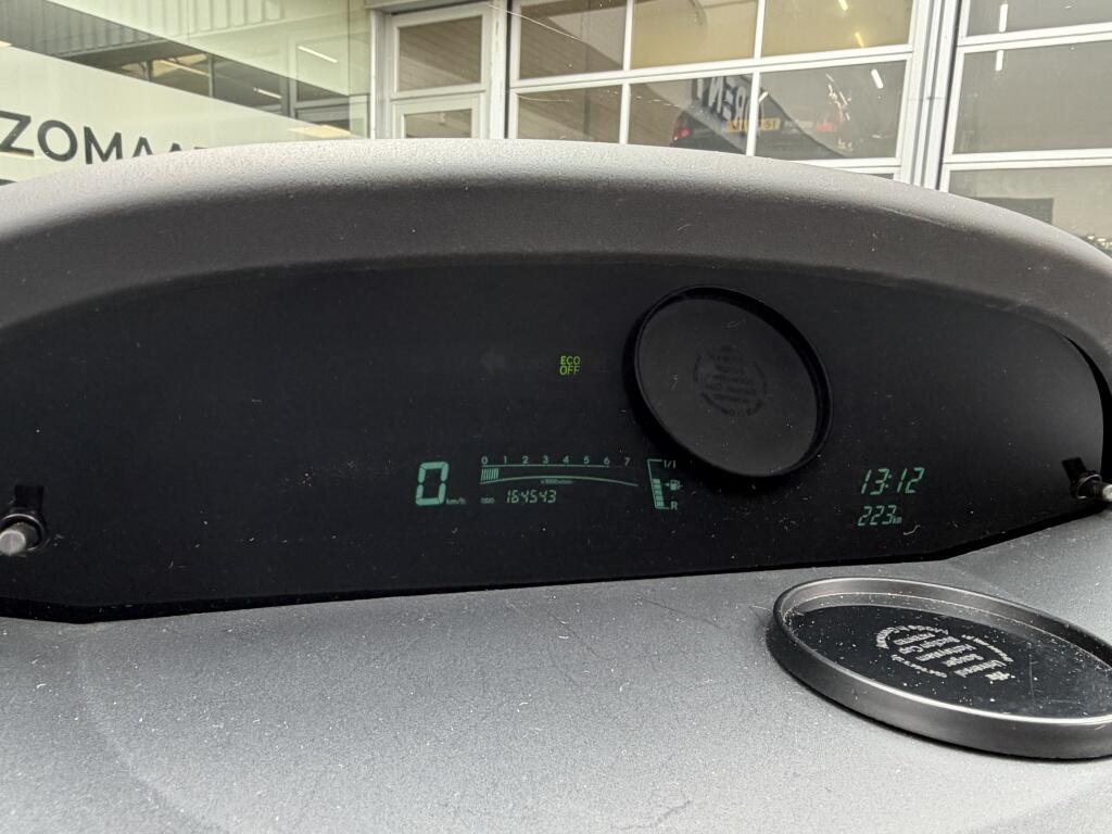 Toyota Yaris 1.3 VVTi Comfort | Airco | All-season | Trekhaak | Radio | - Image 13