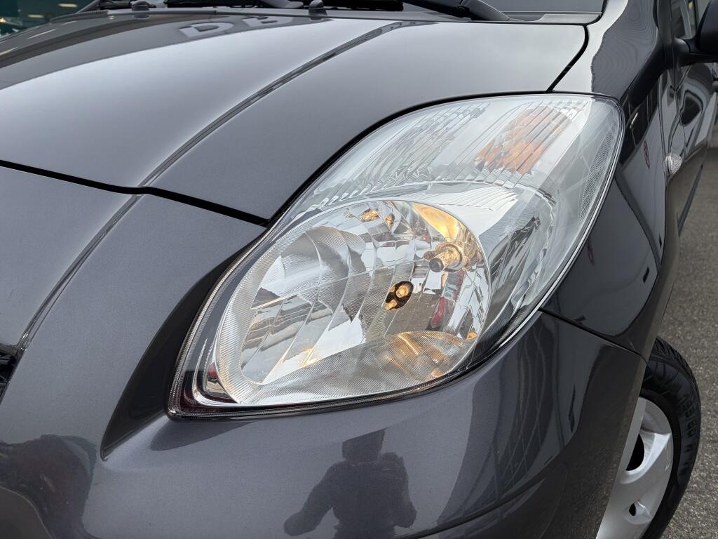 Toyota Yaris 1.3 VVTi Comfort | Airco | All-season | Trekhaak | Radio | - Image 28