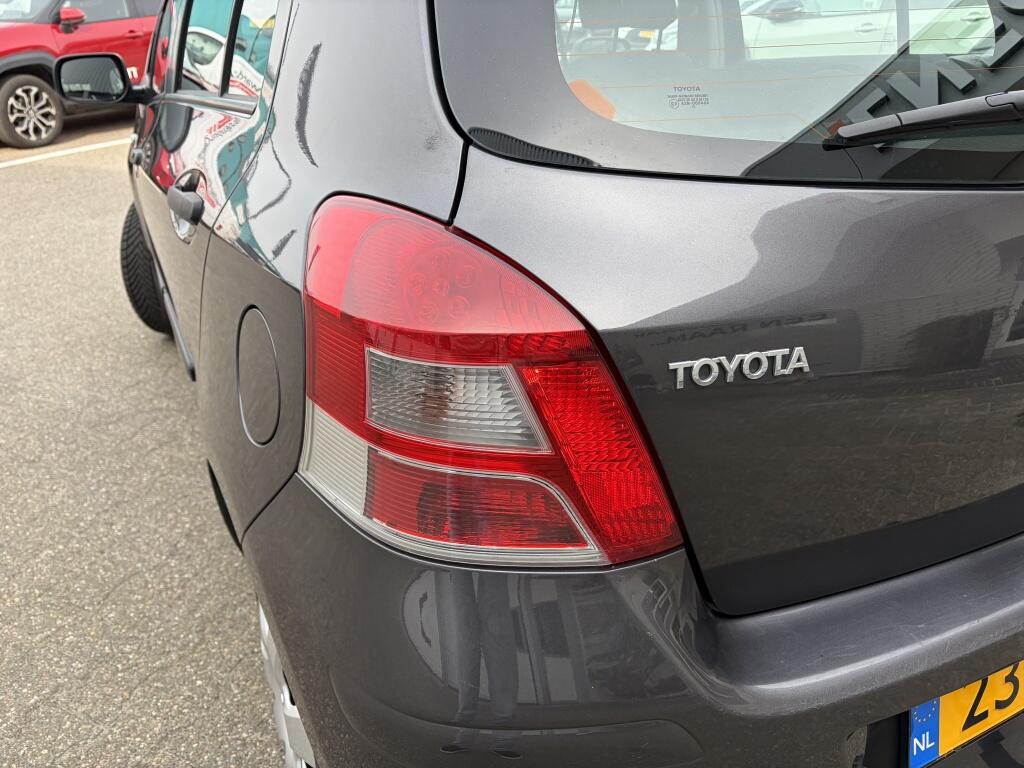 Toyota Yaris 1.3 VVTi Comfort | Airco | All-season | Trekhaak | Radio | - Image 29