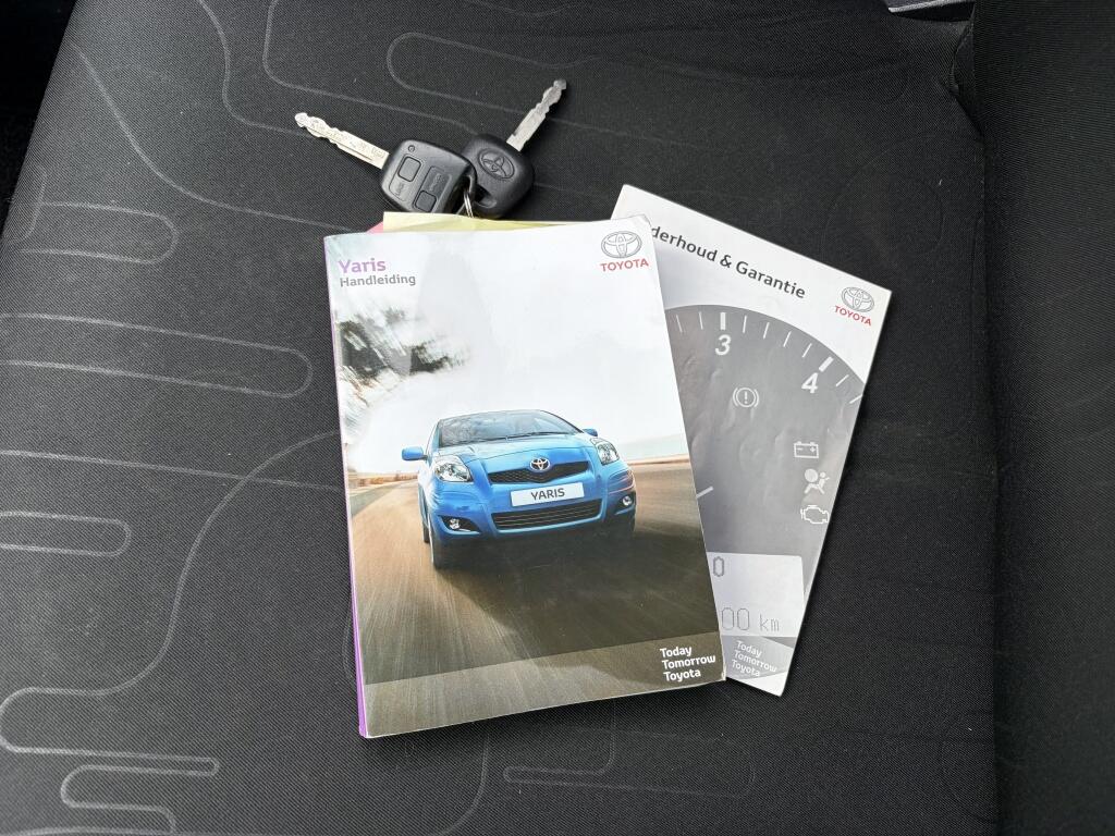 Toyota Yaris 1.3 VVTi Comfort | Airco | All-season | Trekhaak | Radio | - Image 34