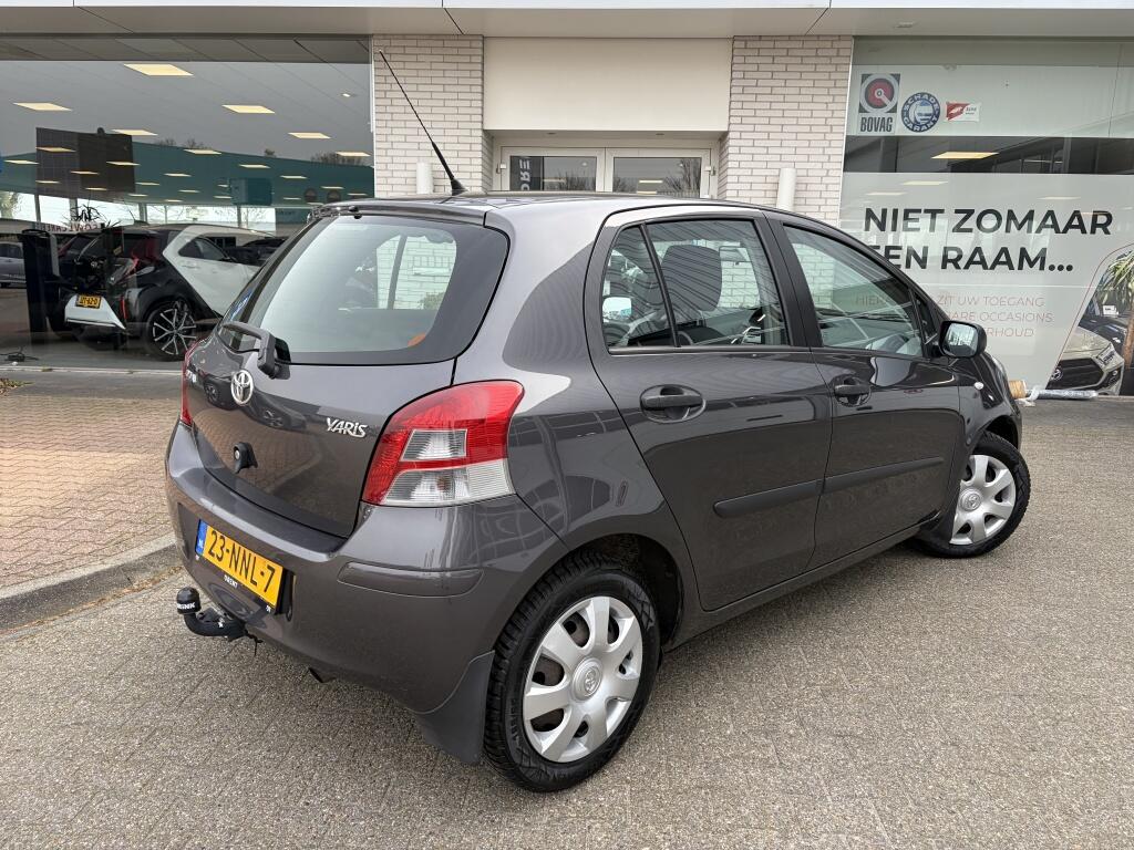 Toyota Yaris 1.3 VVTi Comfort | Airco | All-season | Trekhaak | Radio | - Image 4