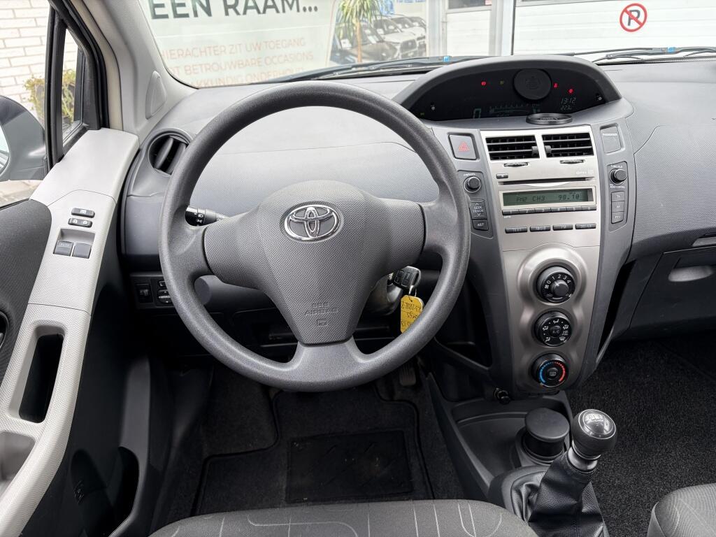 Toyota Yaris 1.3 VVTi Comfort | Airco | All-season | Trekhaak | Radio | - Image 9