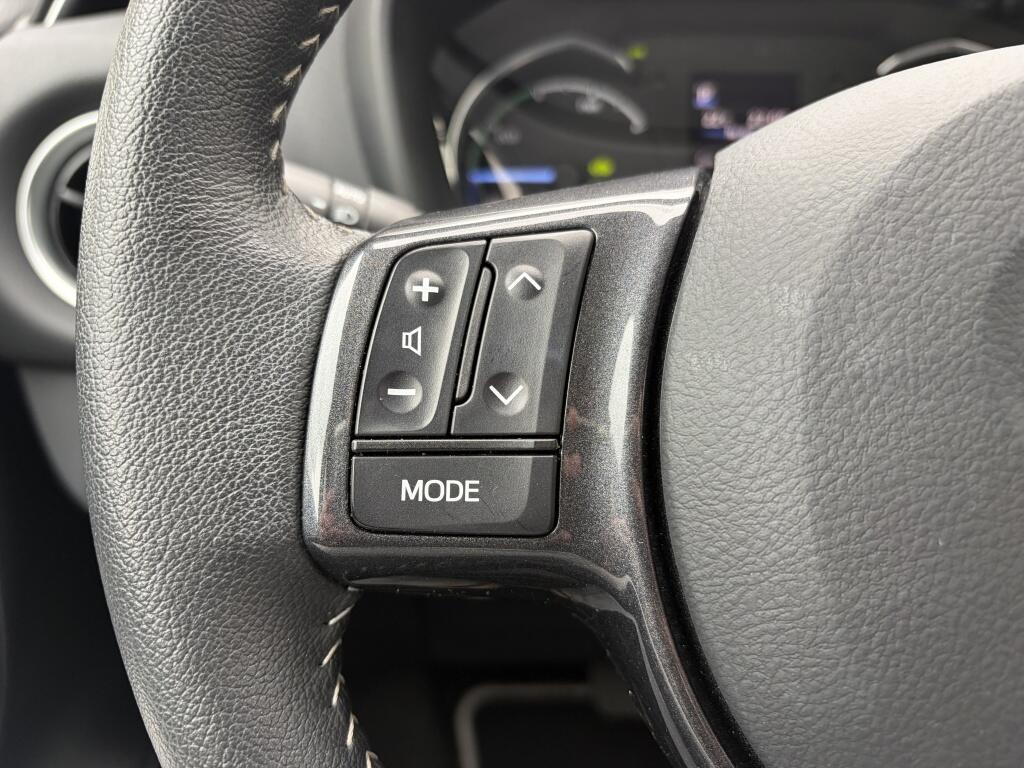 Toyota Yaris 1.5 Hybride Y20 | PCS | Keyless entry/start | Cruise | Navi | - Image 11