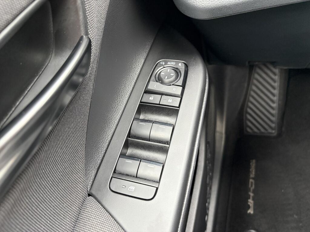 Toyota C-HR 2.0 PHEV 220 First Edition | Stuur/stoelverwarming | Sensoren V/ - Image 27
