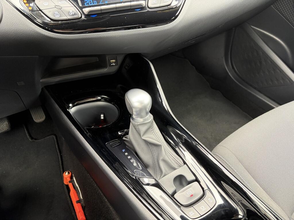 Toyota C-HR 1.8 Hybrid First Edition | JBL | Carplay + android | Blindspot | - Image 26