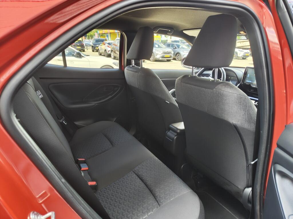 Toyota Yaris Cross 1.5 Hybrid Style | Sensoren | navi | Stoel + Stuurverwarming - Image 29