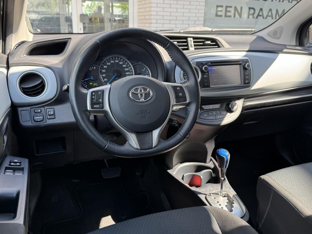 Toyota Yaris 1.5 Full Hybrid Asp. | Bluetooth | All-season banden | Keyless | - Image 14