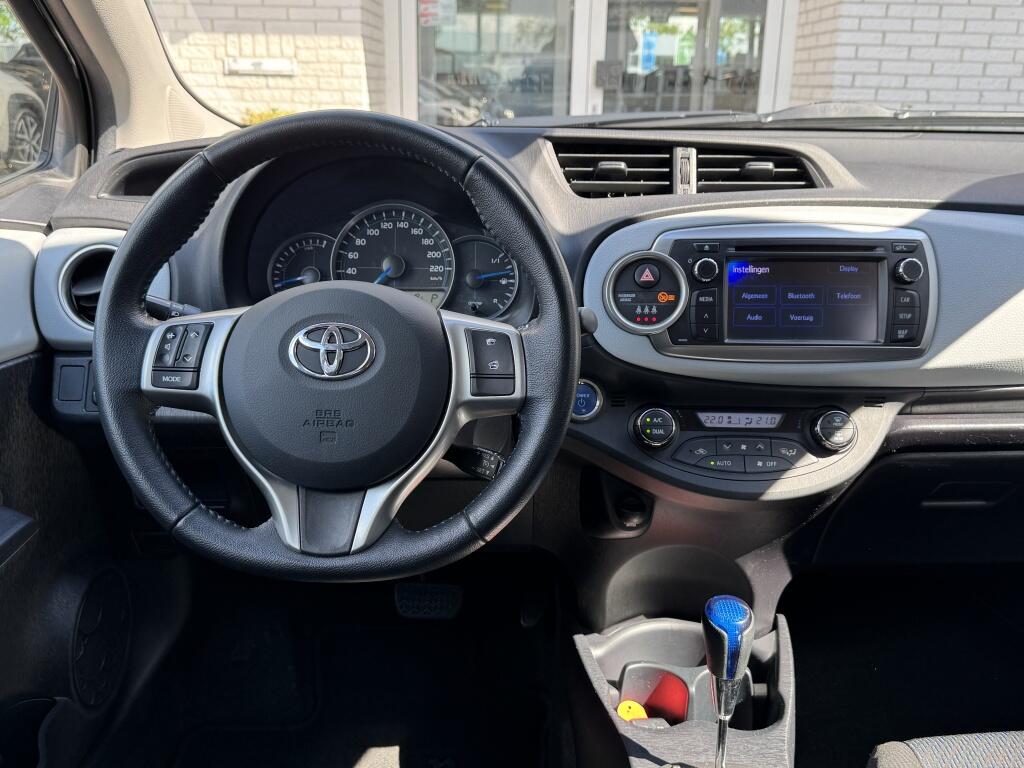 Toyota Yaris 1.5 Full Hybrid Asp. | Bluetooth | All-season banden | Keyless | - Image 23