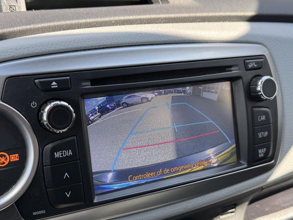 Toyota Yaris 1.5 Full Hybrid Asp. | Bluetooth | All-season banden | Keyless | - Image 28