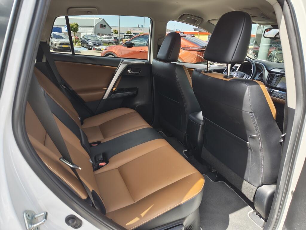Toyota RAV4 2.5 Hybrid AWD Executive | Trekhaak | Leder | Navi | Stoelverwar - Image 32