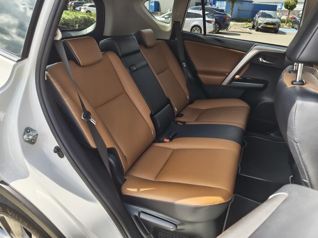 Toyota RAV4 2.5 Hybrid AWD Executive | Trekhaak | Leder | Navi | Stoelverwar - Image 33