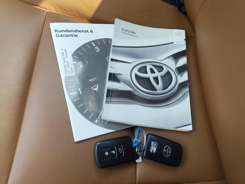 Toyota RAV4 2.5 Hybrid AWD Executive | Trekhaak | Leder | Navi | Stoelverwar - Image 44
