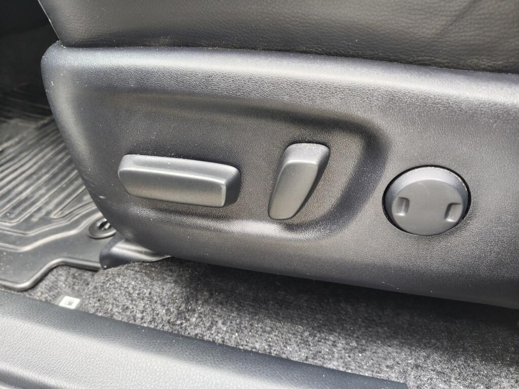 Toyota RAV4 2.5 Hybrid AWD Style | Trekhaak |  1650kg Trekgew. | Treeplanken - Image 29