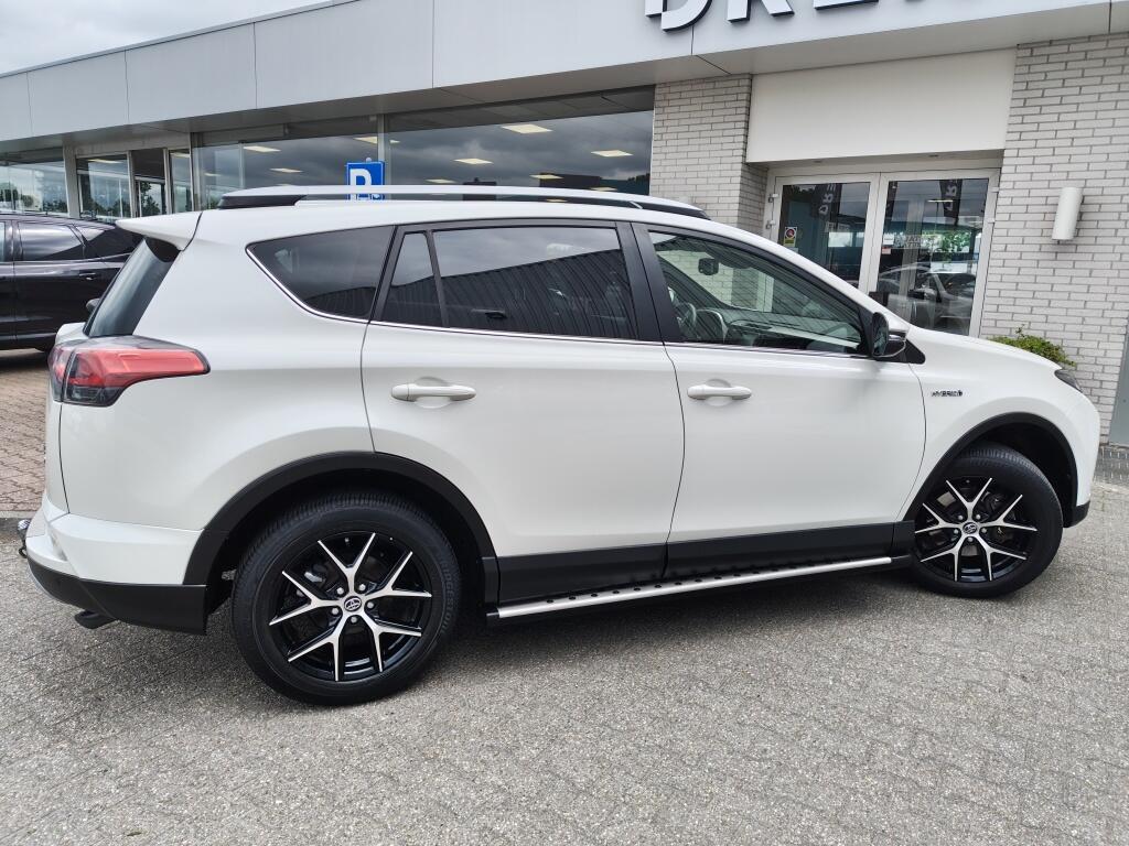 Toyota RAV4 2.5 Hybrid AWD Style | Trekhaak |  1650kg Trekgew. | Treeplanken - Image 6