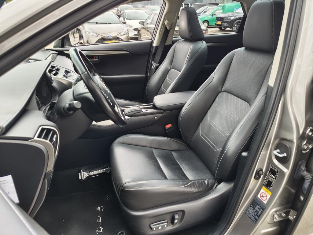 Lexus NX 300h AWD Luxury Line | Trekhaak | Bearlock | Pano | Navi | - Image 31