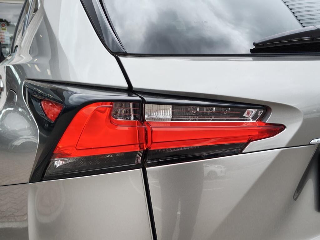Lexus NX 300h AWD Luxury Line | Trekhaak | Bearlock | Pano | Navi | - Image 40