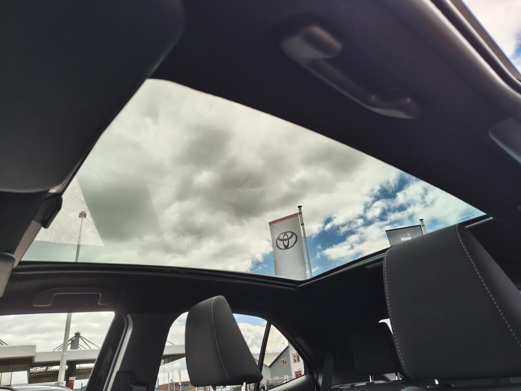 Toyota Yaris Cross 1.5 Hybrid Style | Pano | Head-Up Display | Navi | Stoelverwarmi - Image 8