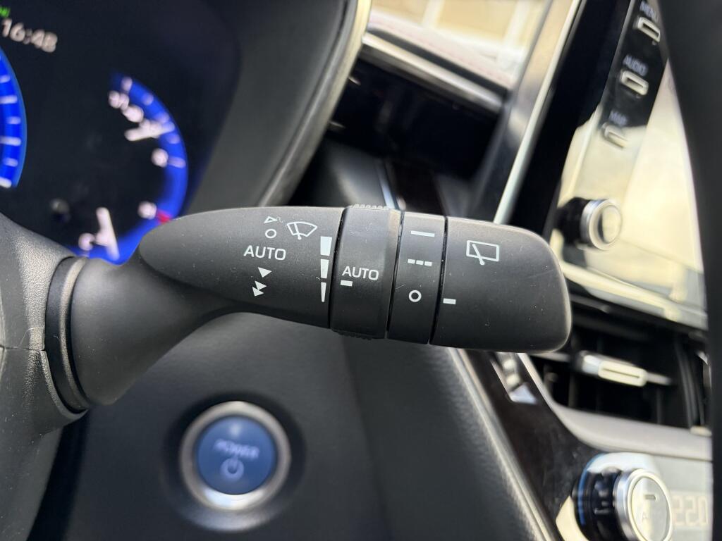 Toyota Corolla 2.0 Hybrid Executive | Stoelverwarming | Sensoren V/A | Navi - Image 13