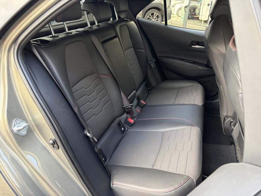 Toyota Corolla 2.0 Hybrid Executive | Stoelverwarming | Sensoren V/A | Navi - Image 31